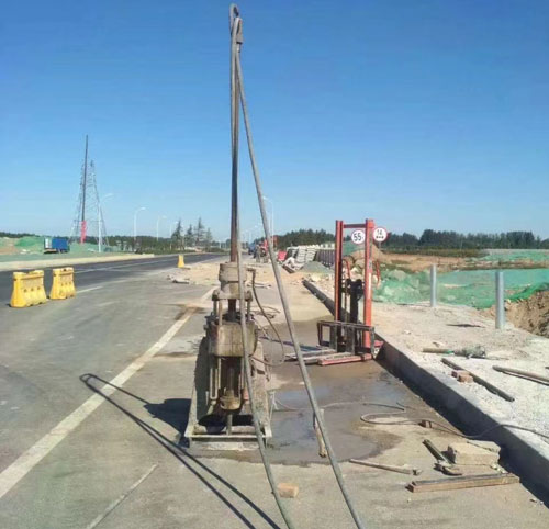 吉木萨尔公路高聚物注浆加固