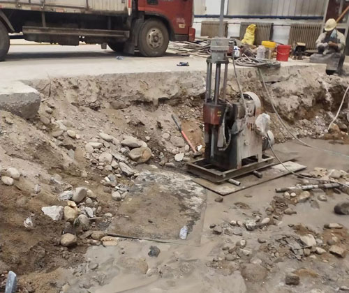 吉木萨尔公路下沉压浆